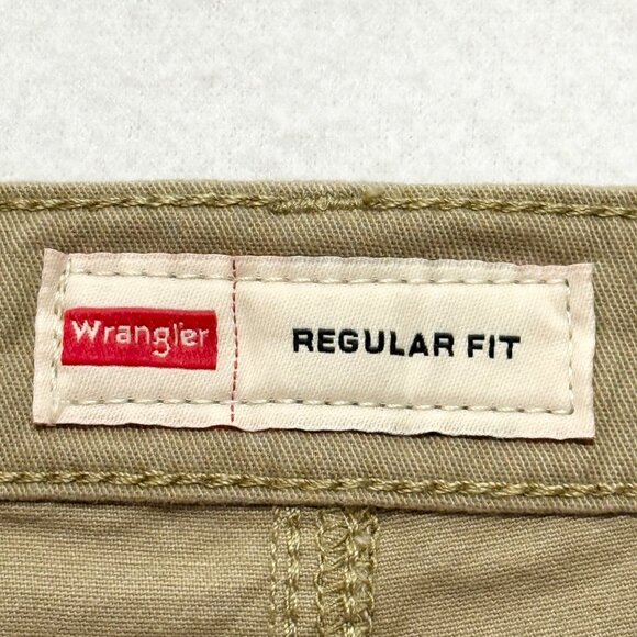 Wrangler Men's Regular Fit Medium Stretch Khaki Shorts Size 30 Inseam 7" NWT - Picture 7 of 12